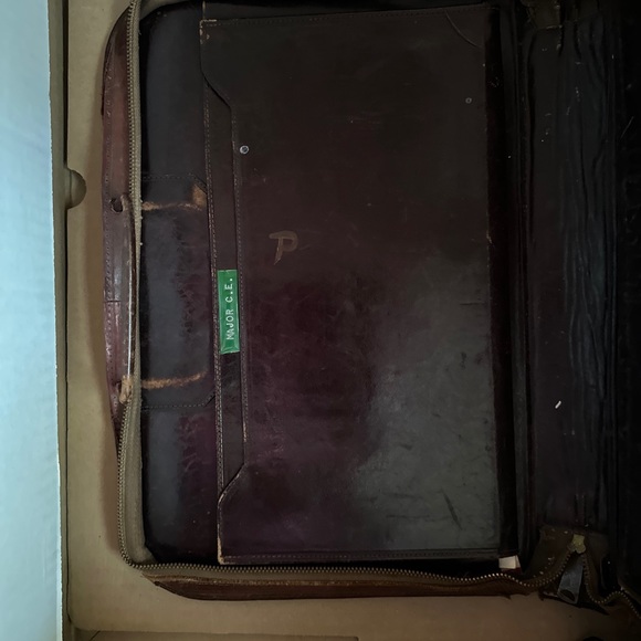 Hand tooled case. Perfect briefcase or computer case. Stunning vintage zip case - Picture 4 of 7